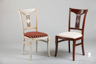Деревянный обеденный стул с мягким сидением и фигурной спинкой