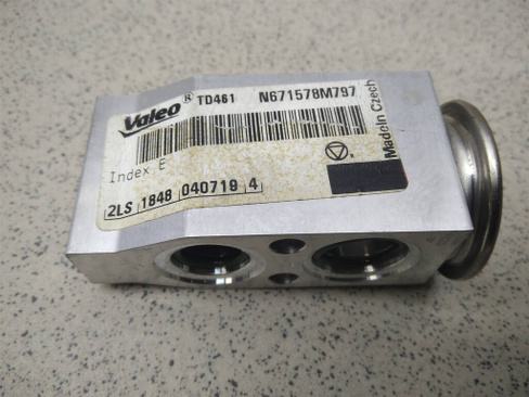 Клапан кондиционера Nissan Qashqai (J11) 2014- (УТ000202715) Оригинальный номер 922001HP0C